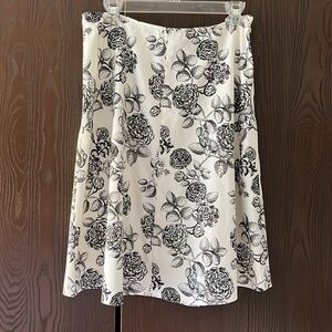Apostrophe summer skirt, white with black flowers. Size 10